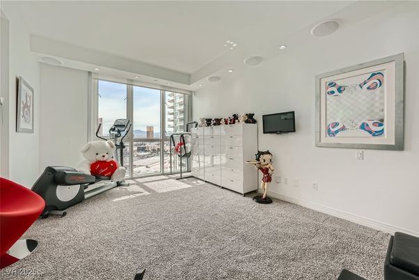 Fitness Equipment, Interior, Recessed Lighting