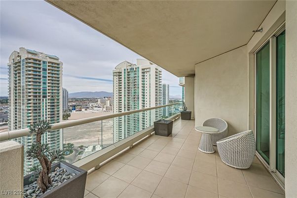 Exterior, Other, Skyline