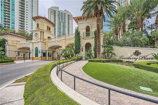 Exterior, Facade, Mediterranean