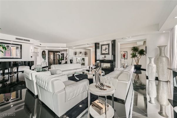 Fireplace, Interior, Living room, Recessed Lighting