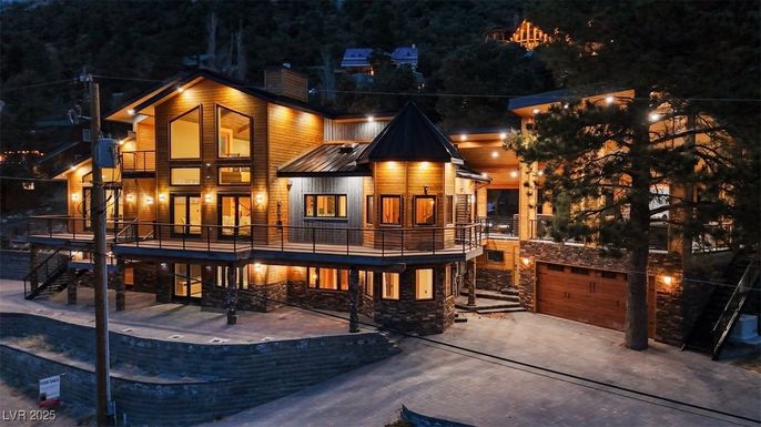Attached, Exterior, Facade, Modern