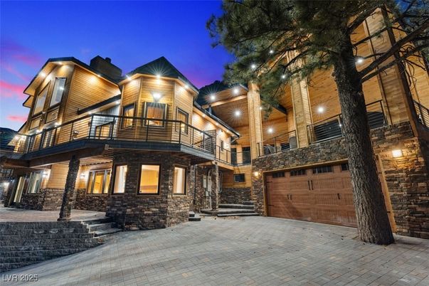 Attached, Exterior, Facade, Modern