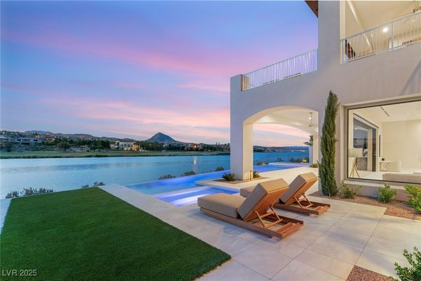 Exterior, Pool, Water