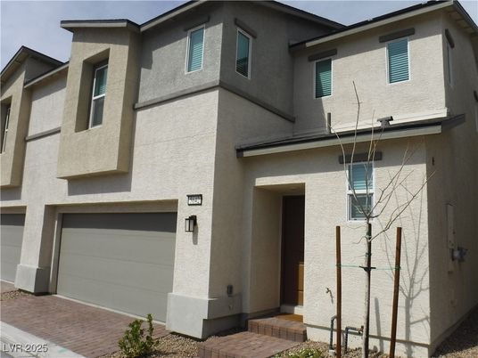 Attached, Exterior, Facade, Rowhouse