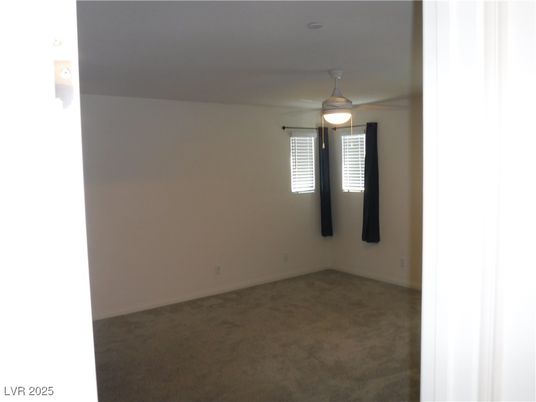 Empty room, Interior, Pendant Lights