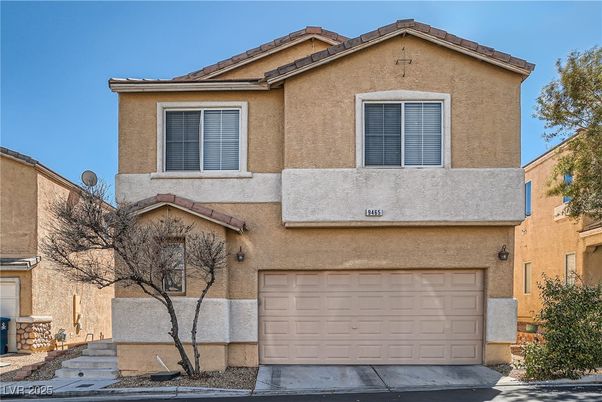 Attached, Exterior, Facade, Mediterranean