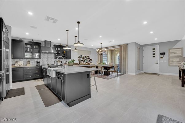 Chandelier, Dining room, Interior, Kitchen, Pendant Lights, Recessed Lighting, Stainless Steel Appliances