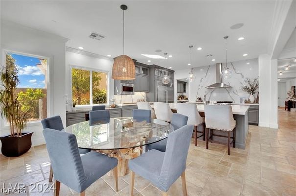 Dining room, Interior, Kitchen, Pendant Lights, Recessed Lighting, Stainless Steel Appliances