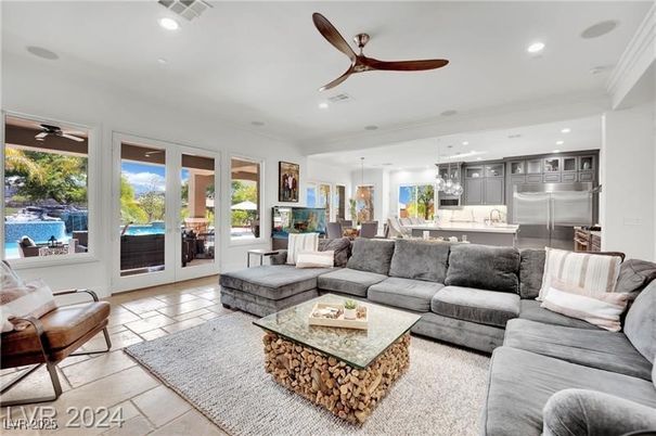 Dining room, Interior, Kitchen, Living room, Pendant Lights, Recessed Lighting, Stainless Steel Appliances