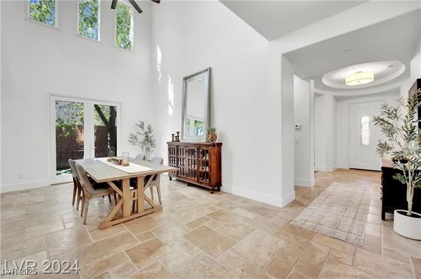 Dining room, Interior