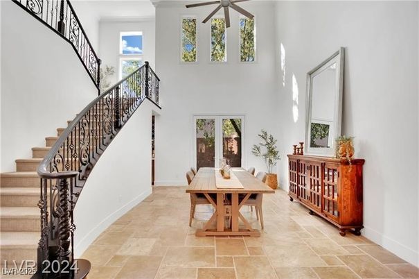 Dining room, Interior