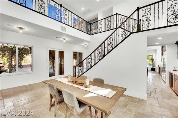 Dining room, Interior, Recessed Lighting