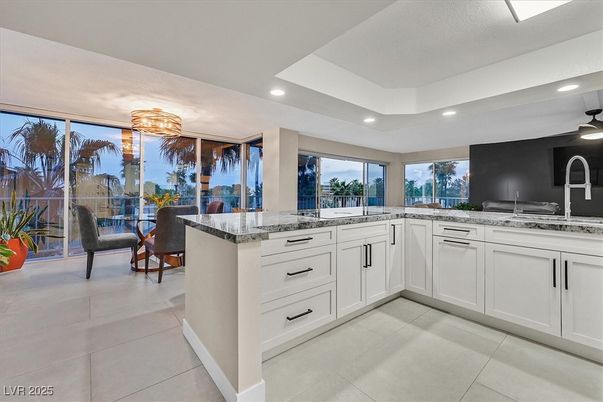 Dining room, Interior, Kitchen, Recessed Lighting