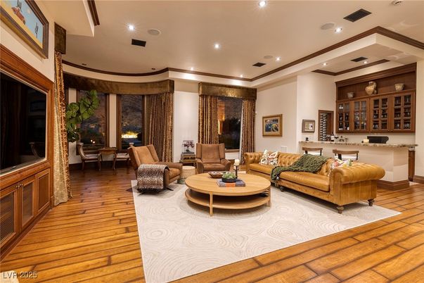 Interior, Living room, Recessed Lighting, Wood Texture Flooring