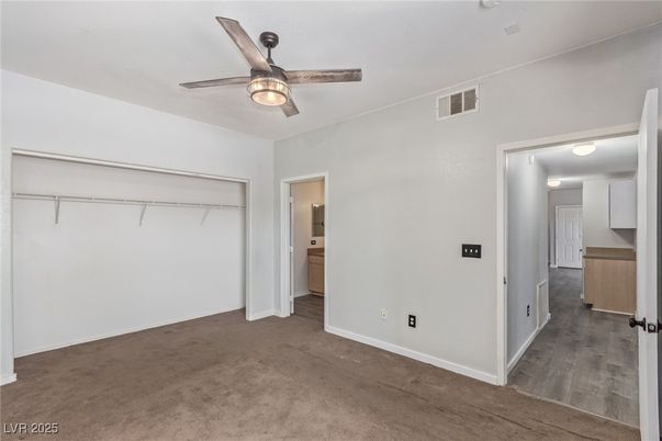 Empty room, Interior, Walk-in Closets, Wood Texture Flooring