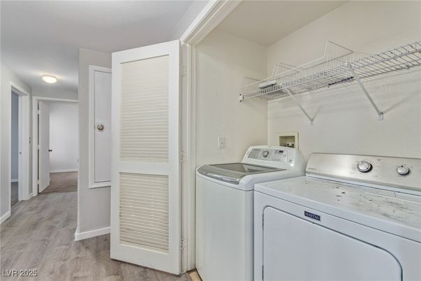 Interior, Utility Closets, Washer, Wood Texture Flooring