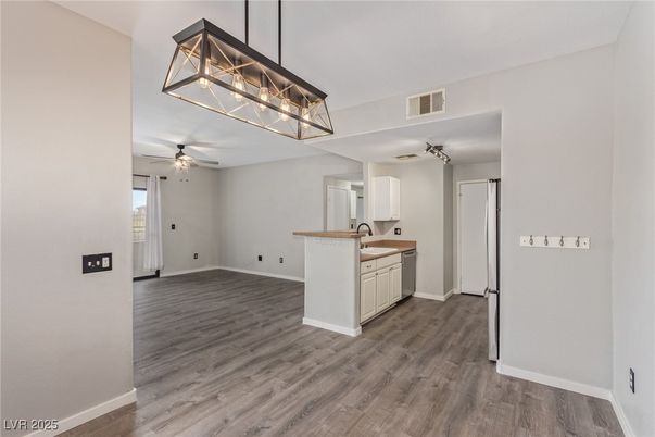 Empty room, Interior, Kitchen, Wood Texture Flooring
