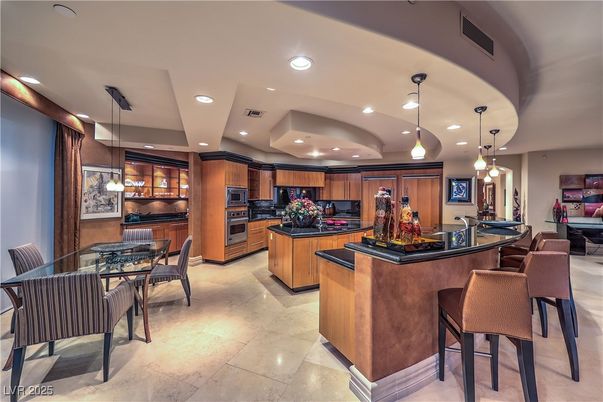 Dining room, Interior, Kitchen, Pendant Lights, Recessed Lighting, Stainless Steel Appliances