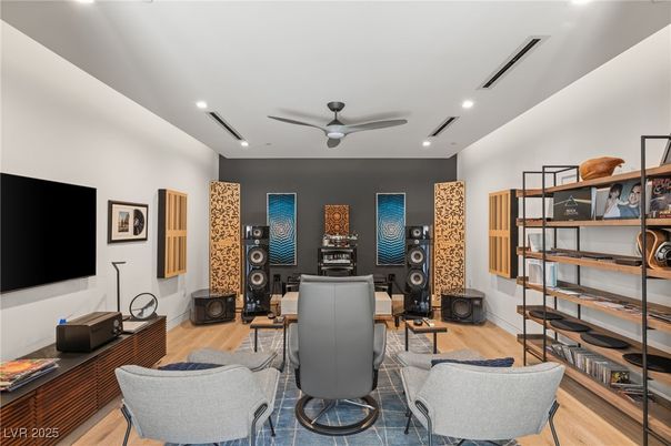 Interior, Recessed Lighting, Wood Texture Flooring