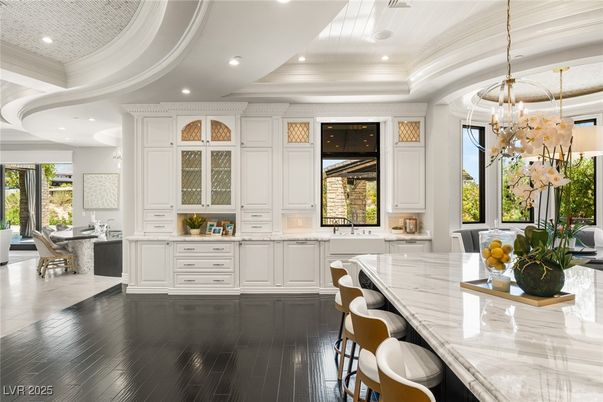 Chandelier, Dining room, Interior, Kitchen, Pendant Lights, Recessed Lighting, Wood Texture Flooring