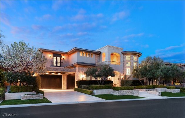Attached, Exterior, Facade, Mediterranean