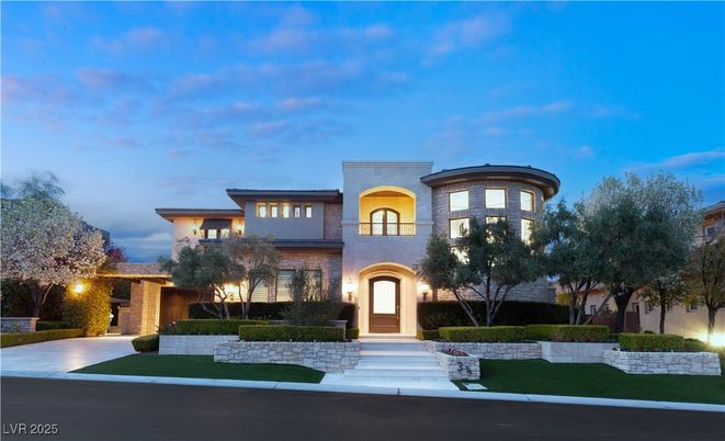 Exterior, Facade, Mediterranean