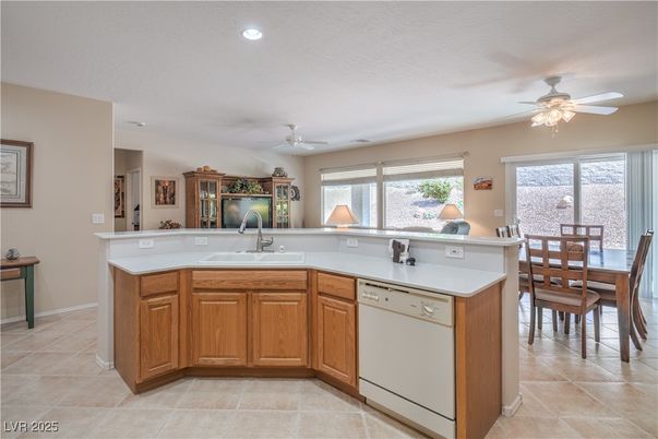 Dining room, Interior, Kitchen, Recessed Lighting
