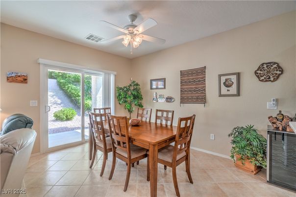 Dining room, Interior