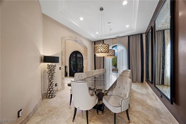 Dining room, Interior, Pendant Lights, Recessed Lighting