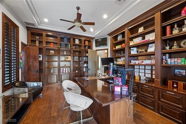 Home Office, Interior, Recessed Lighting, Wood Texture Flooring