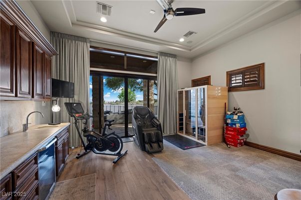 Fitness Equipment, Interior, Recessed Lighting, Wood Texture Flooring