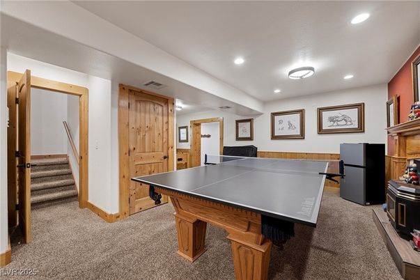 Game Room, Interior, Recessed Lighting