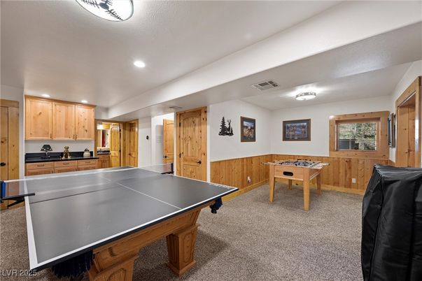 Game Room, Interior, Recessed Lighting