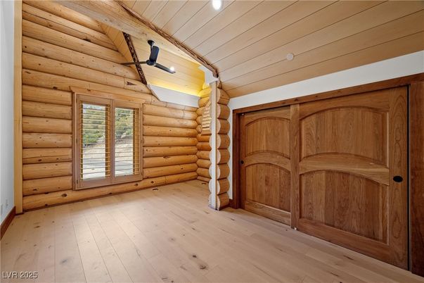 Empty room, Interior, Wooden Beams, Wooden Ceilings, Wood Texture Flooring, Wooden Walls