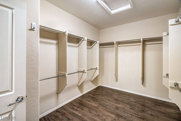 Interior, Walk-in Closets, Wood Texture Flooring