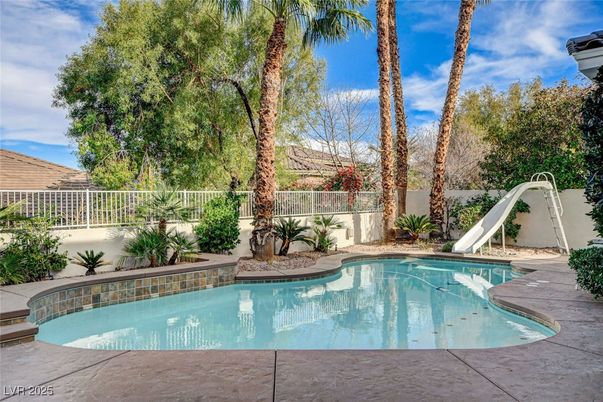 Exterior, Playground, Pool
