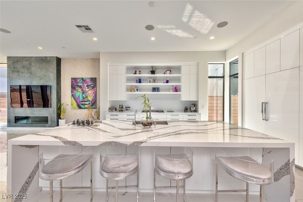 Fireplace, Interior, Kitchen, Recessed Lighting