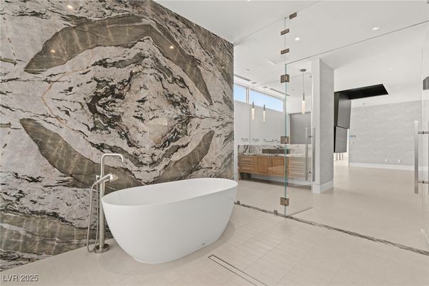 Bathroom, Free Standing Baths, Interior, Marble Walls, Pendant Lights, Recessed Lighting