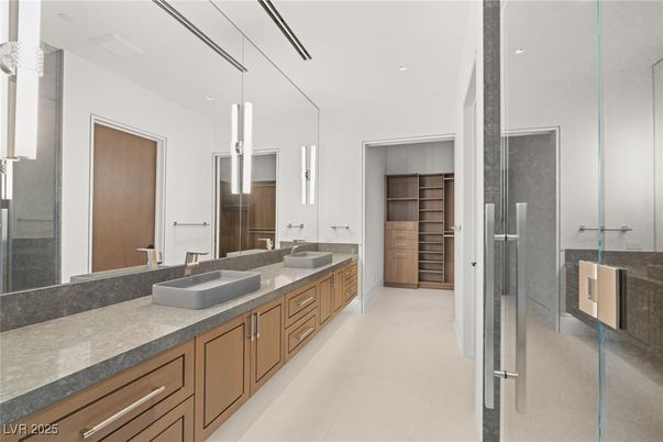 Bathroom, Dual Sink Vanities, Interior, Pendant Lights, Recessed Lighting, Walk-in Closets
