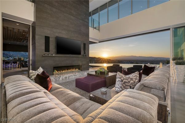 Fireplace, Interior, Living room, Water