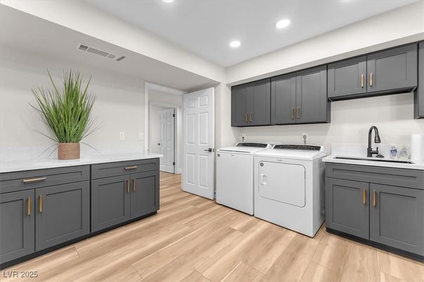Interior, Recessed Lighting, Washer, Wood Texture Flooring