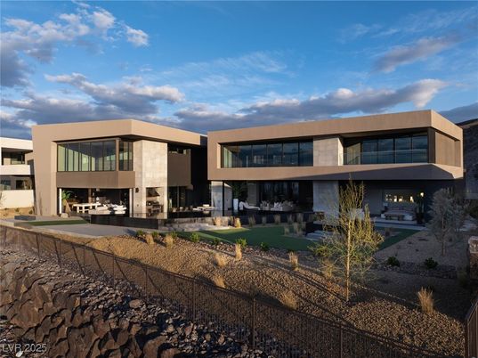 Backyard, Exterior, Facade, Modern