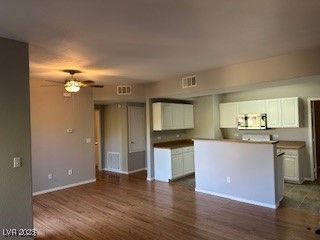 Empty room, Interior, Kitchen, Wood Texture Flooring