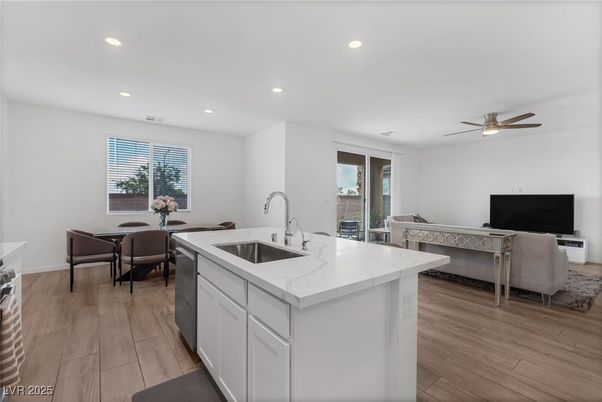 Dining room, Interior, Kitchen, Recessed Lighting, Wood Texture Flooring