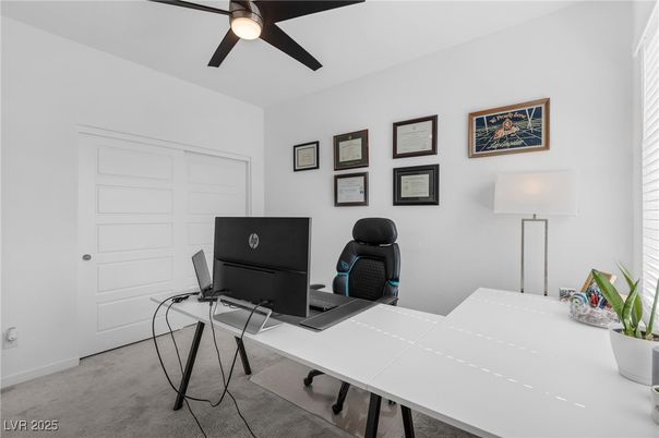 Home Office, Interior