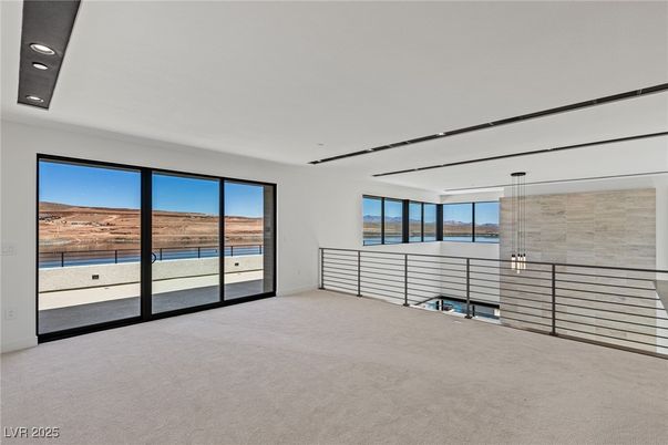 Empty room, Interior, Recessed Lighting, Water
