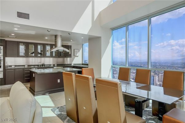 Dining room, Interior, Kitchen, Pendant Lights, Recessed Lighting, Stainless Steel Appliances