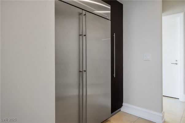 Interior, Stainless Steel Appliances
