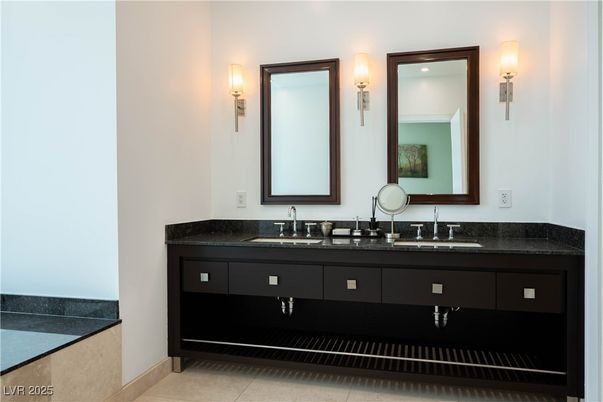 Bathroom, Dual Sink Vanities, Interior