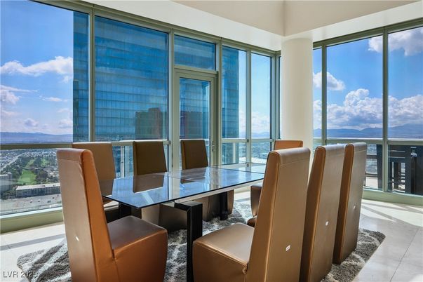 Dining room, Interior